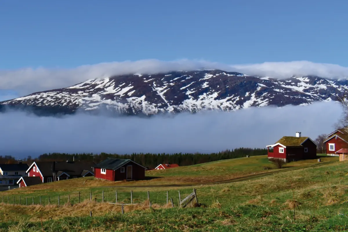 Husen i Ottsjö Fjällby under Ottfjället